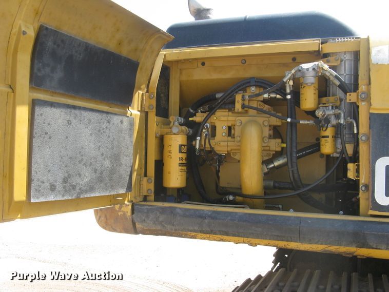 image for item DG5300 2005 Caterpillar 330CL  excavator