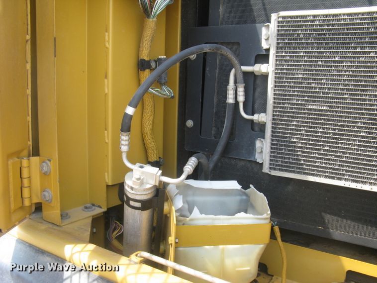 image for item DG5300 2005 Caterpillar 330CL  excavator