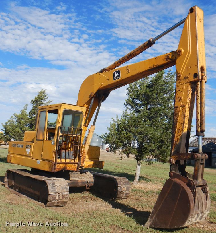 image for item DI5694 John Deere 690B  excavator