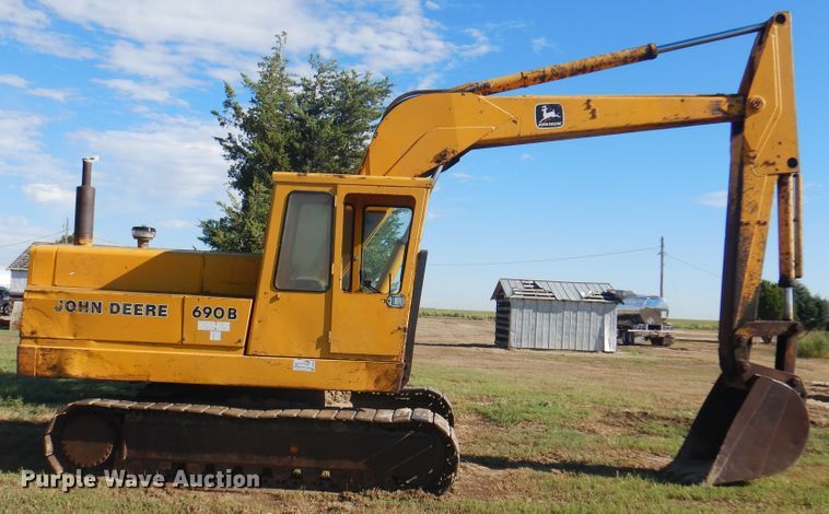image for item DI5694 John Deere 690B  excavator
