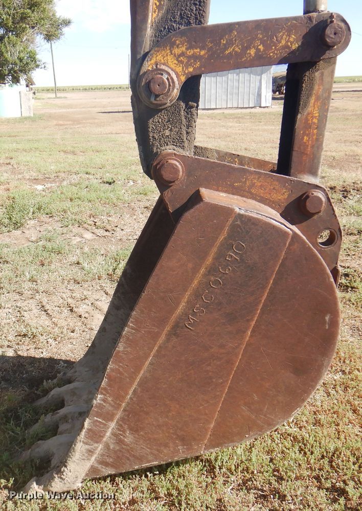 image for item DI5694 John Deere 690B  excavator