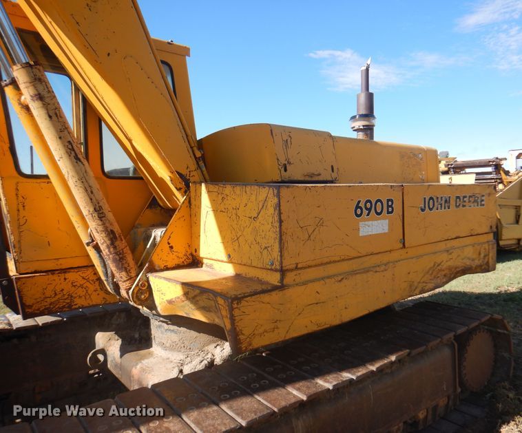 image for item DI5694 John Deere 690B  excavator