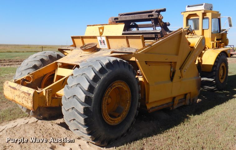 image for item DI5695 1974 International 412  elevating scraper