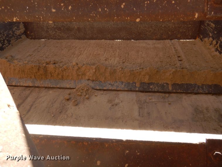 image for item DI5695 1974 International 412  elevating scraper