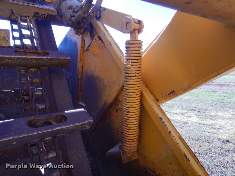 image for item DI5695 1974 International 412  elevating scraper