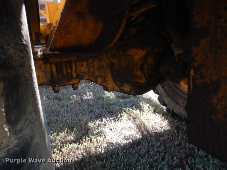 image for item DI5695 1974 International 412  elevating scraper