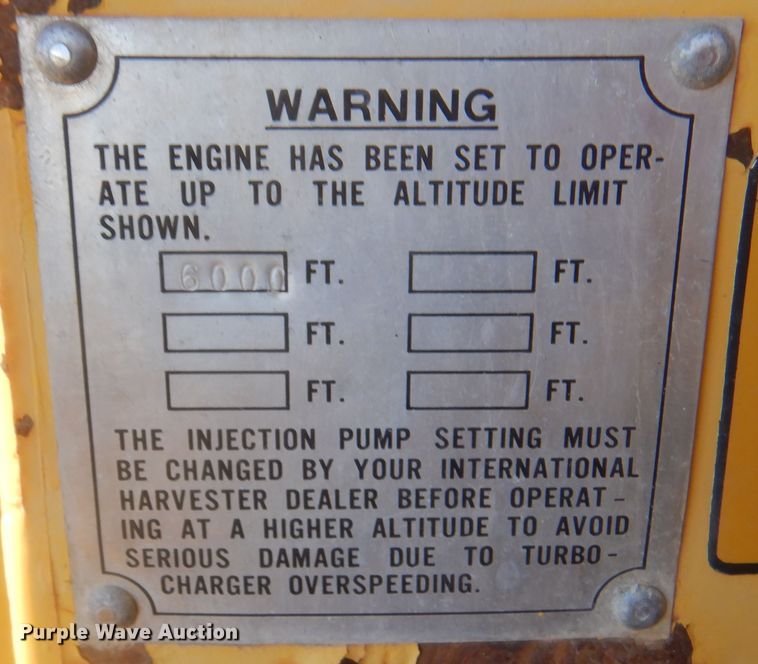 image for item DI5695 1974 International 412  elevating scraper