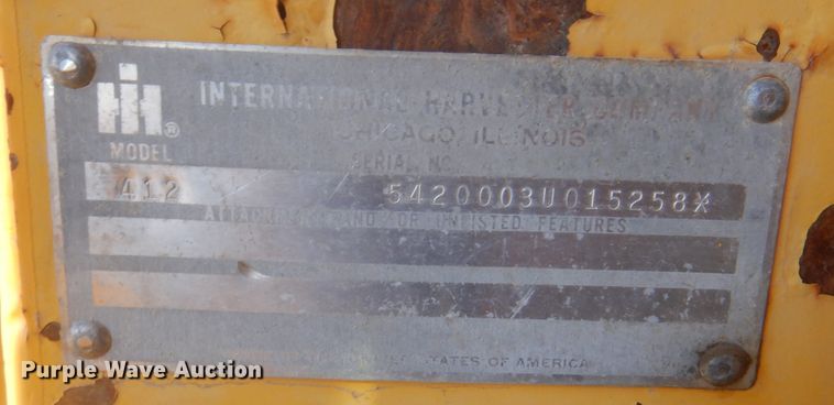 image for item DI5695 1974 International 412  elevating scraper