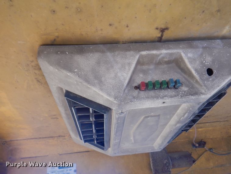 image for item DI5695 1974 International 412  elevating scraper