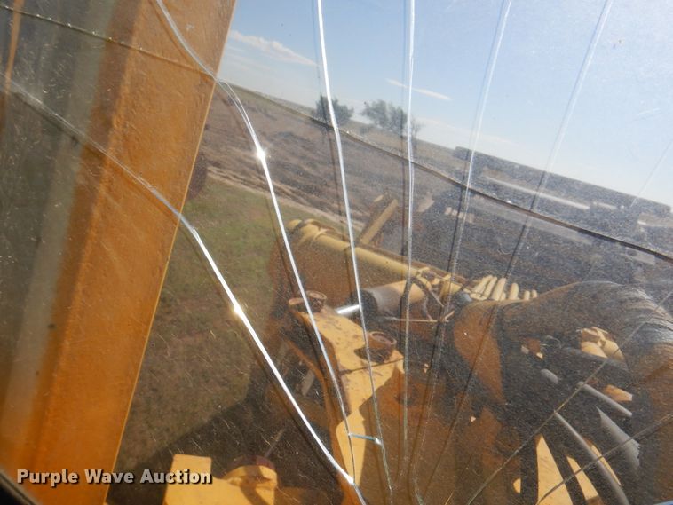 image for item DI5695 1974 International 412  elevating scraper