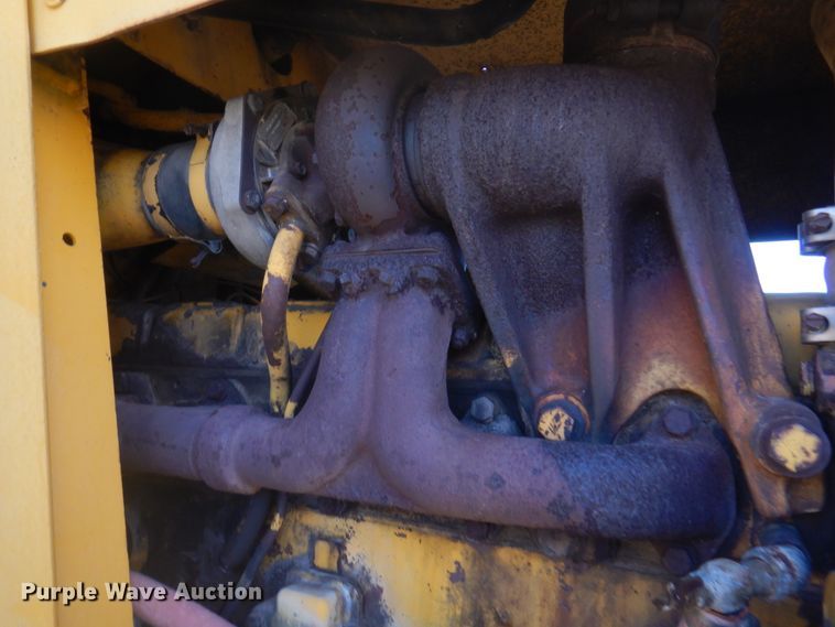 image for item DI5695 1974 International 412  elevating scraper