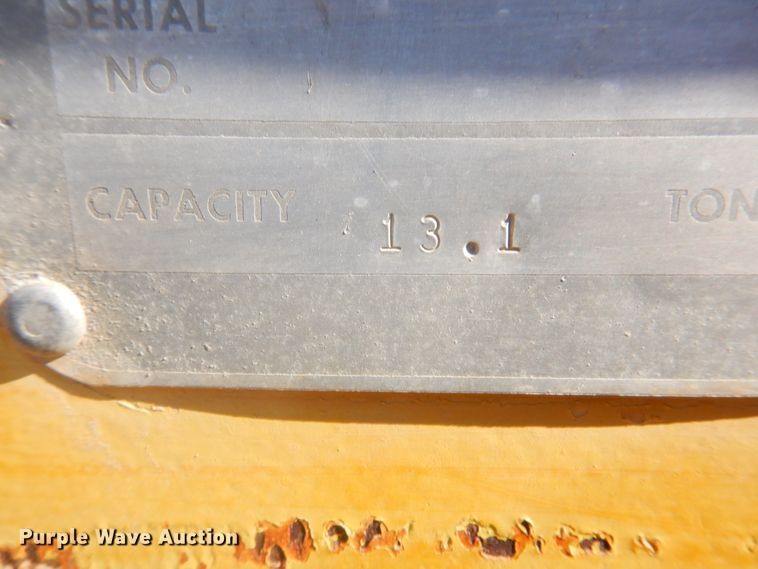 image for item DI5695 1974 International 412  elevating scraper