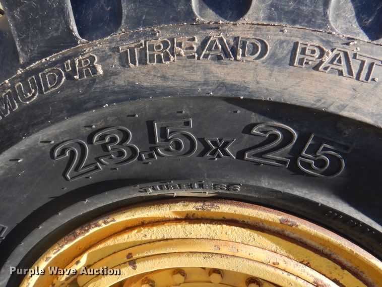 image for item DI5695 1974 International 412  elevating scraper