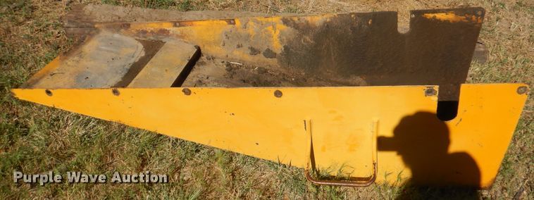 image for item DI5695 1974 International 412  elevating scraper