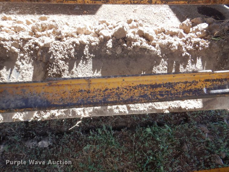 image for item DI5696 1975 International 412  elevating scraper