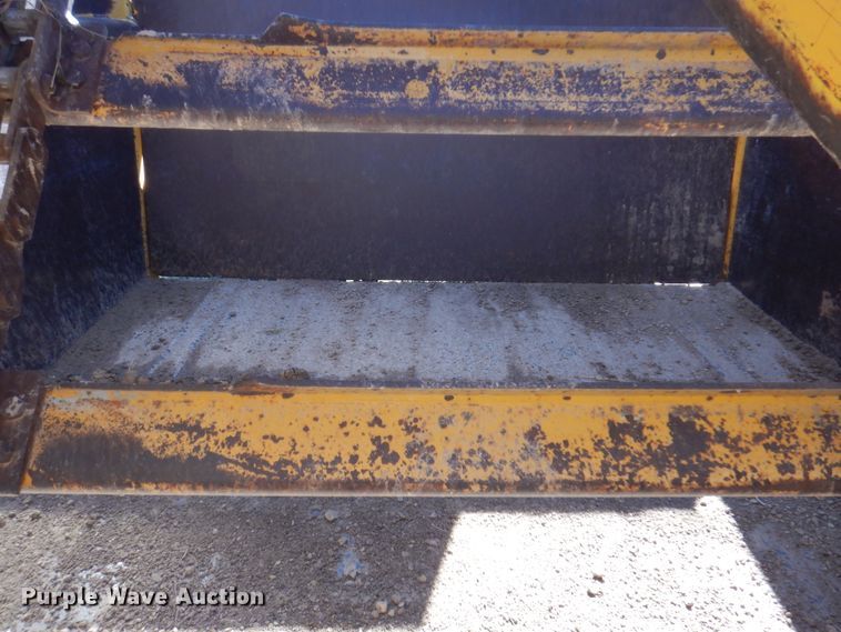 image for item DI5696 1975 International 412  elevating scraper