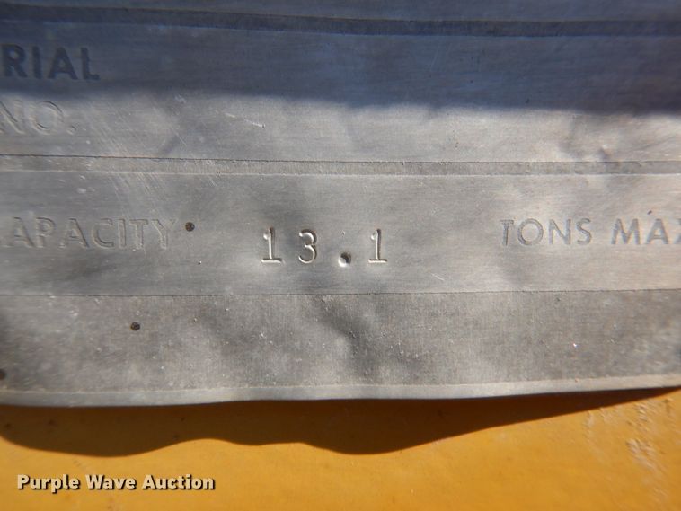 image for item DI5696 1975 International 412  elevating scraper