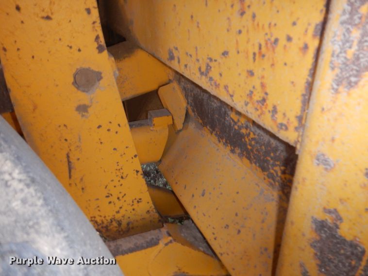 image for item DI5696 1975 International 412  elevating scraper