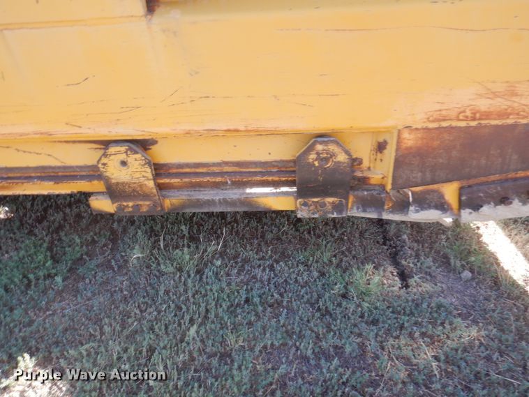 image for item DI5696 1975 International 412  elevating scraper