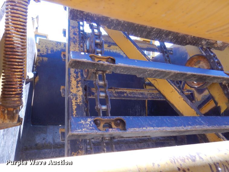 image for item DI5696 1975 International 412  elevating scraper