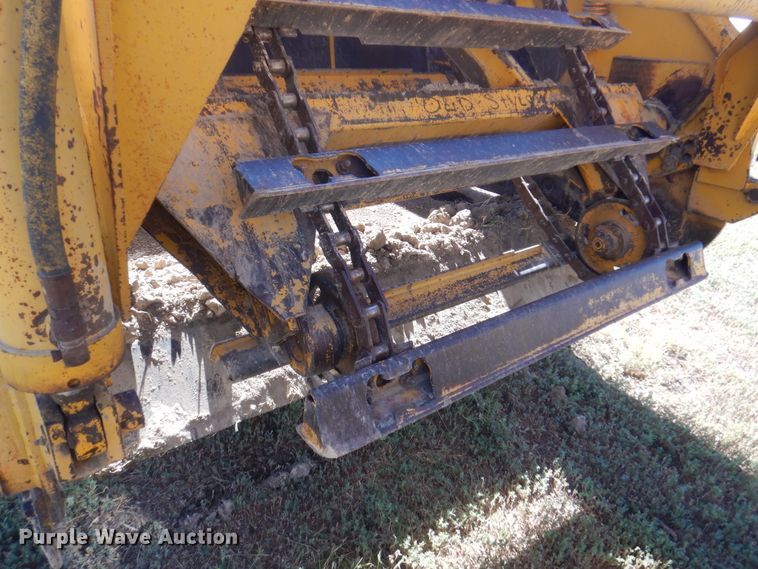 image for item DI5696 1975 International 412  elevating scraper