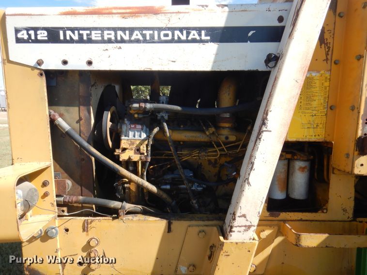 image for item DI5696 1975 International 412  elevating scraper