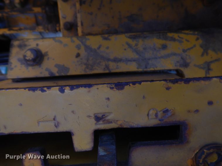 image for item DI5696 1975 International 412  elevating scraper