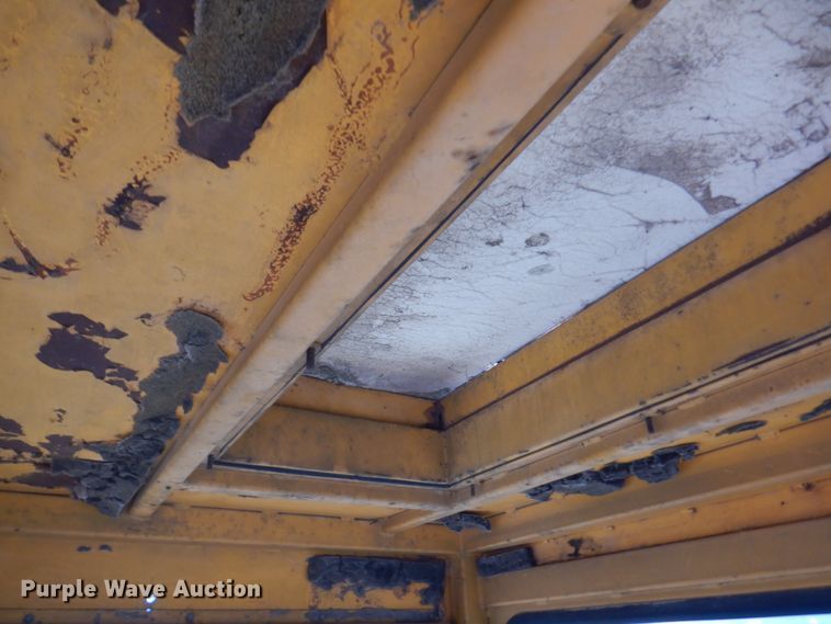 image for item DI5696 1975 International 412  elevating scraper