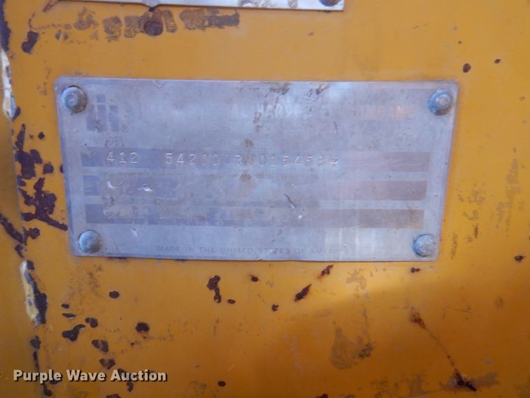 image for item DI5696 1975 International 412  elevating scraper