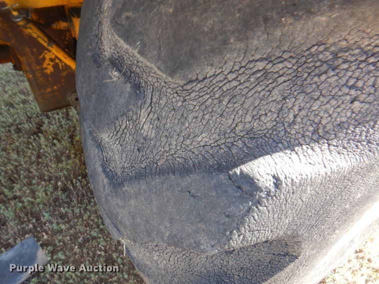 image for item DI5696 1975 International 412  elevating scraper