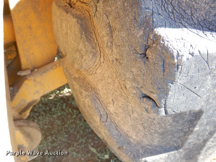 image for item DI5696 1975 International 412  elevating scraper