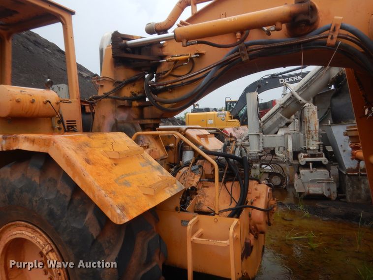 image for item DJ2235 2000 John Deere 762  water wagon