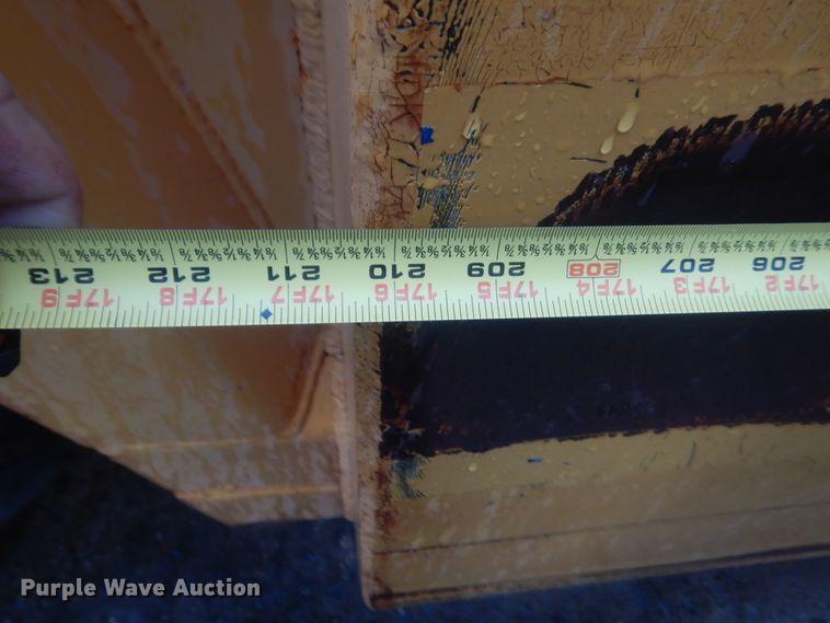 image for item DJ2235 2000 John Deere 762  water wagon