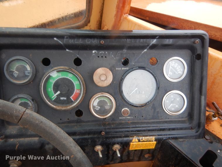 image for item DJ2235 2000 John Deere 762  water wagon