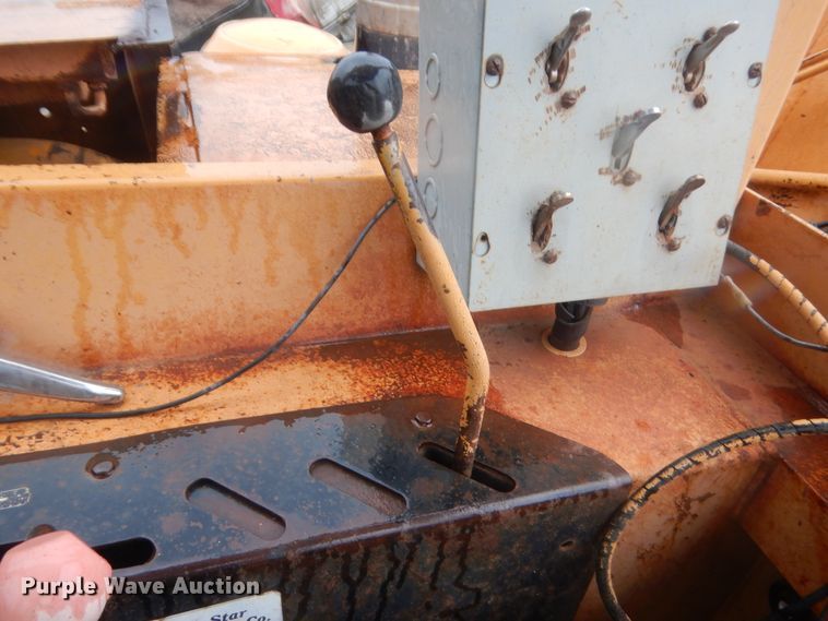 image for item DJ2235 2000 John Deere 762  water wagon