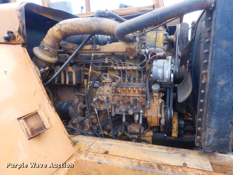 image for item DJ2235 2000 John Deere 762  water wagon