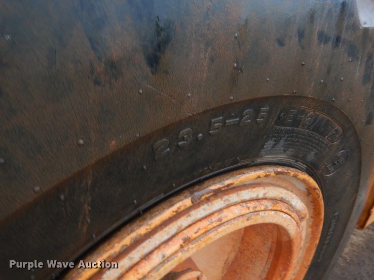 image for item DJ2235 2000 John Deere 762  water wagon