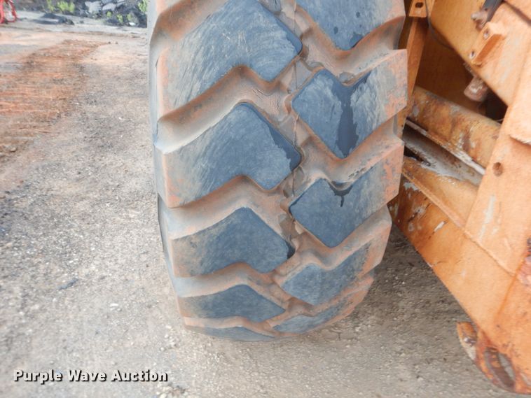 image for item DJ2235 2000 John Deere 762  water wagon