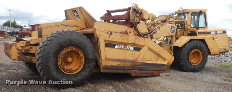 image for item DJ2237 1997 John Deere 762B  elevating scraper