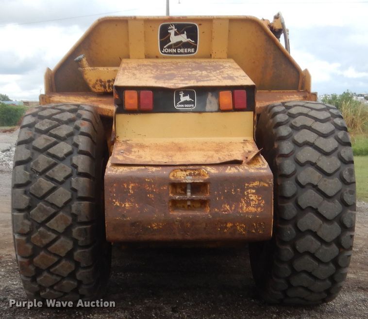 image for item DJ2237 1997 John Deere 762B  elevating scraper