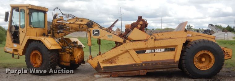 image for item DJ2237 1997 John Deere 762B  elevating scraper