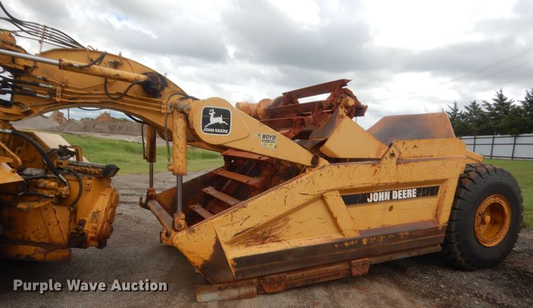 image for item DJ2237 1997 John Deere 762B  elevating scraper