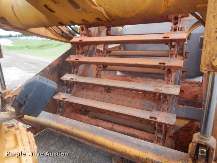 image for item DJ2237 1997 John Deere 762B  elevating scraper