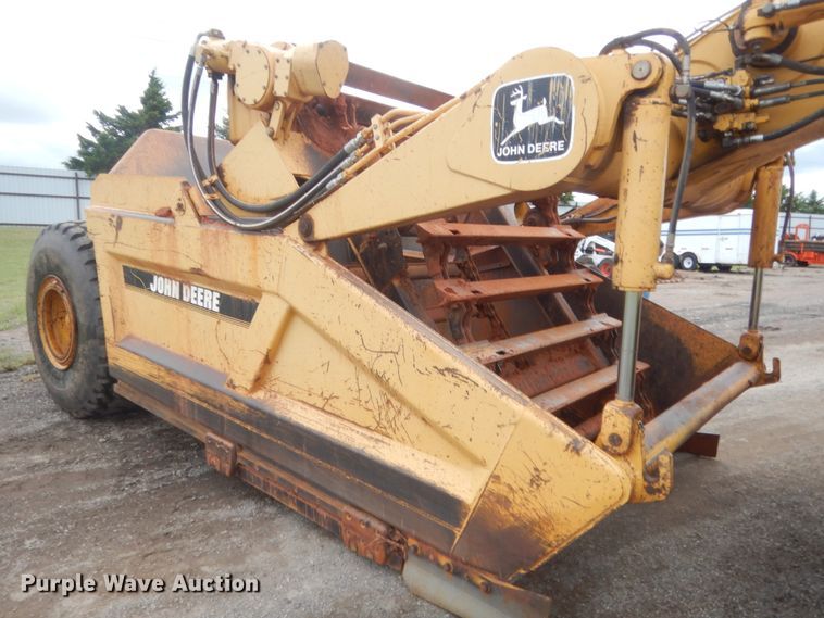 image for item DJ2237 1997 John Deere 762B  elevating scraper