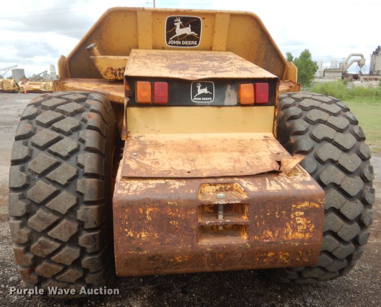 image for item DJ2237 1997 John Deere 762B  elevating scraper