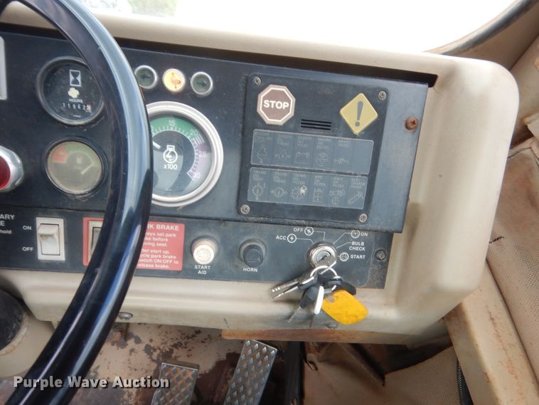 image for item DJ2237 1997 John Deere 762B  elevating scraper