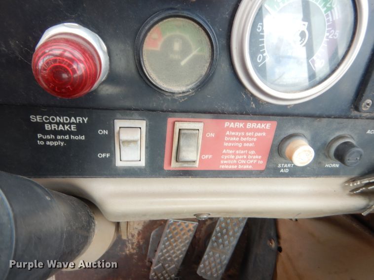 image for item DJ2237 1997 John Deere 762B  elevating scraper