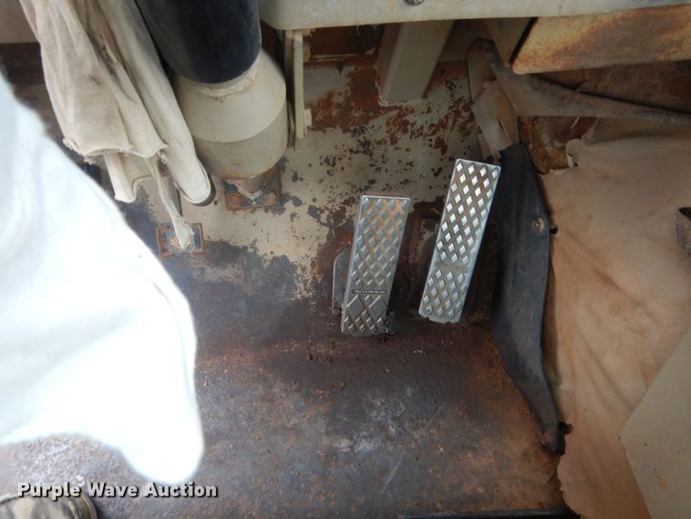 image for item DJ2237 1997 John Deere 762B  elevating scraper