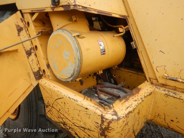 image for item DJ2237 1997 John Deere 762B  elevating scraper