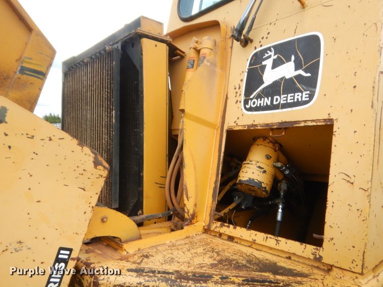 image for item DJ2237 1997 John Deere 762B  elevating scraper